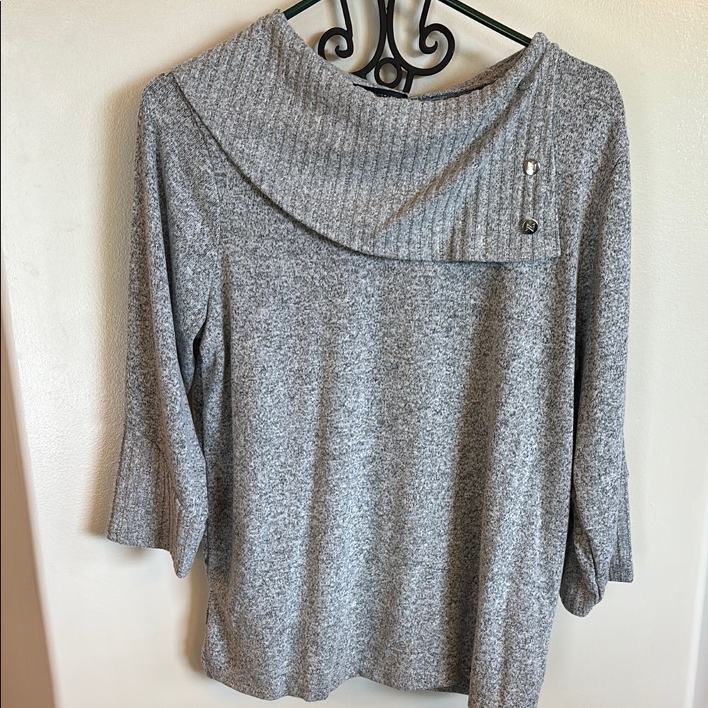 Woman’s gray tunic top size large NWT